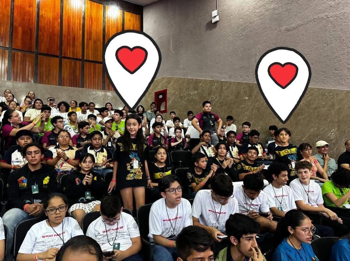 Auditorio con estudiantes participantes en competencia matemática